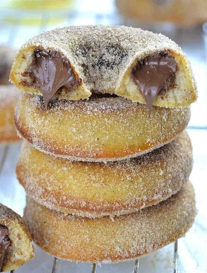 Nutella Filled Baked Donuts 😋😍